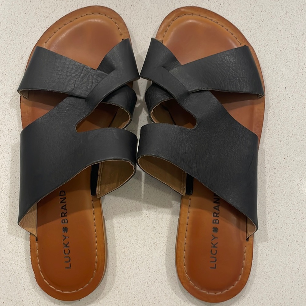 Lucky Brand black leather sandals sz 8